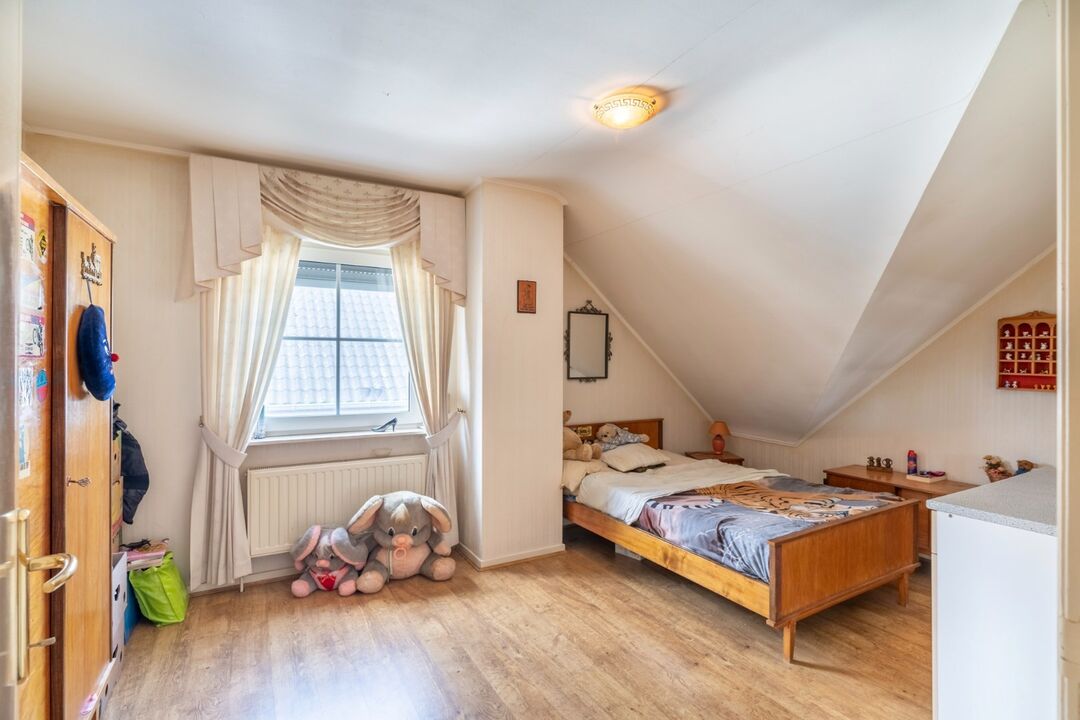 Vrijstaande, recente gezinswoning op 4a79ca met 3 slaapkamers te Maaseik.  foto 16