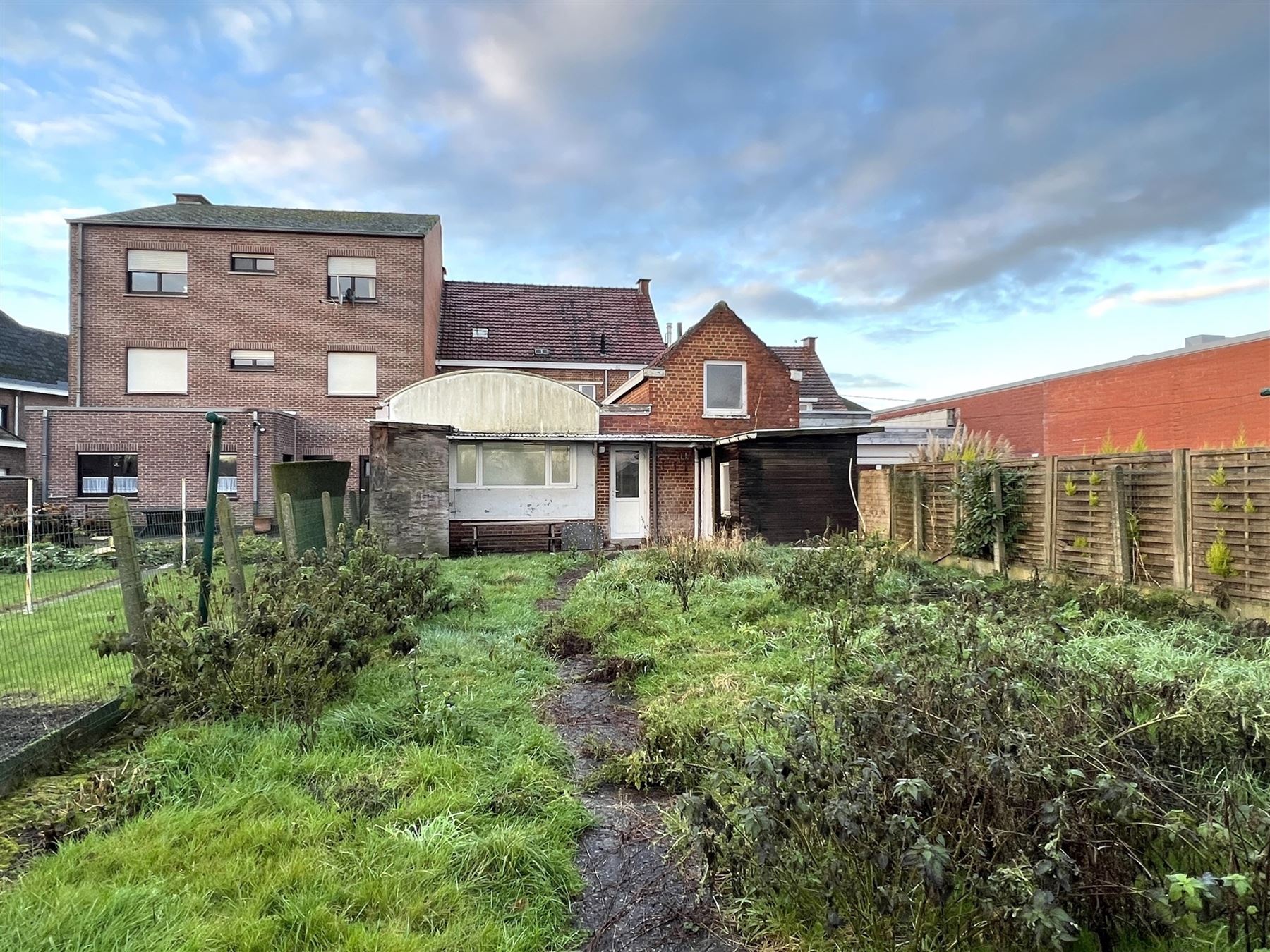 Voormalig café met woonst: ideaal voor ondernemen of gezellig wonen foto 6