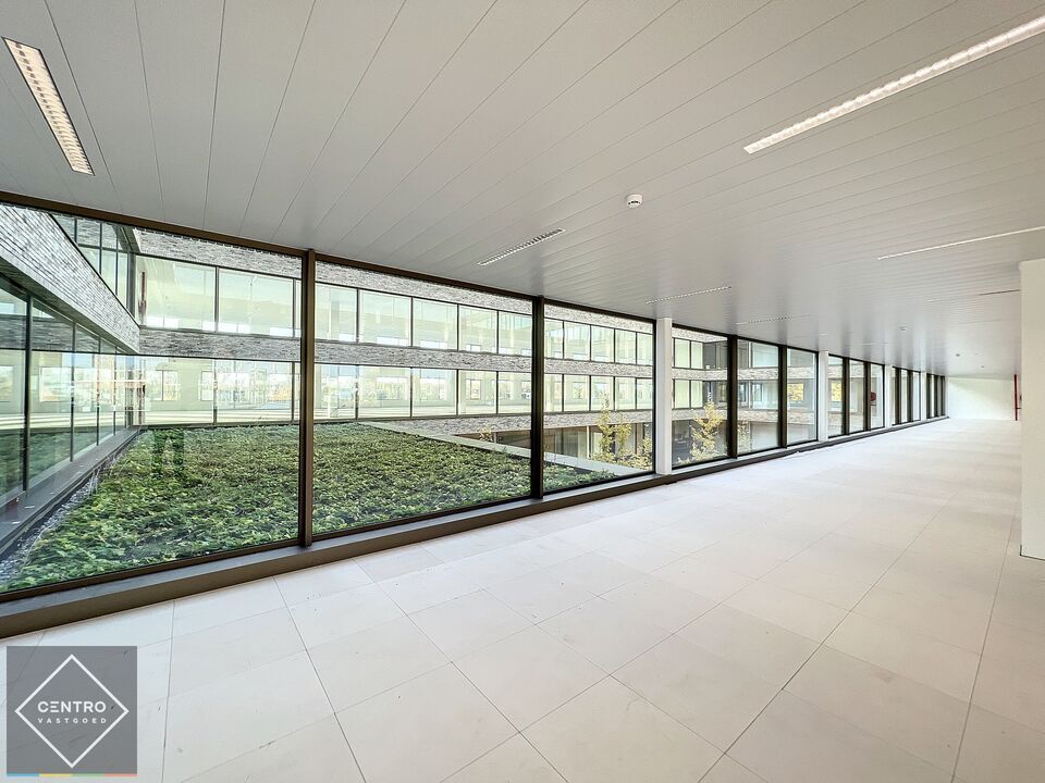 Prestigieuze en stijlvolle nieuwbouw kantoren te huur in KBP op AAA+ locatie in Kortrijk! foto 14