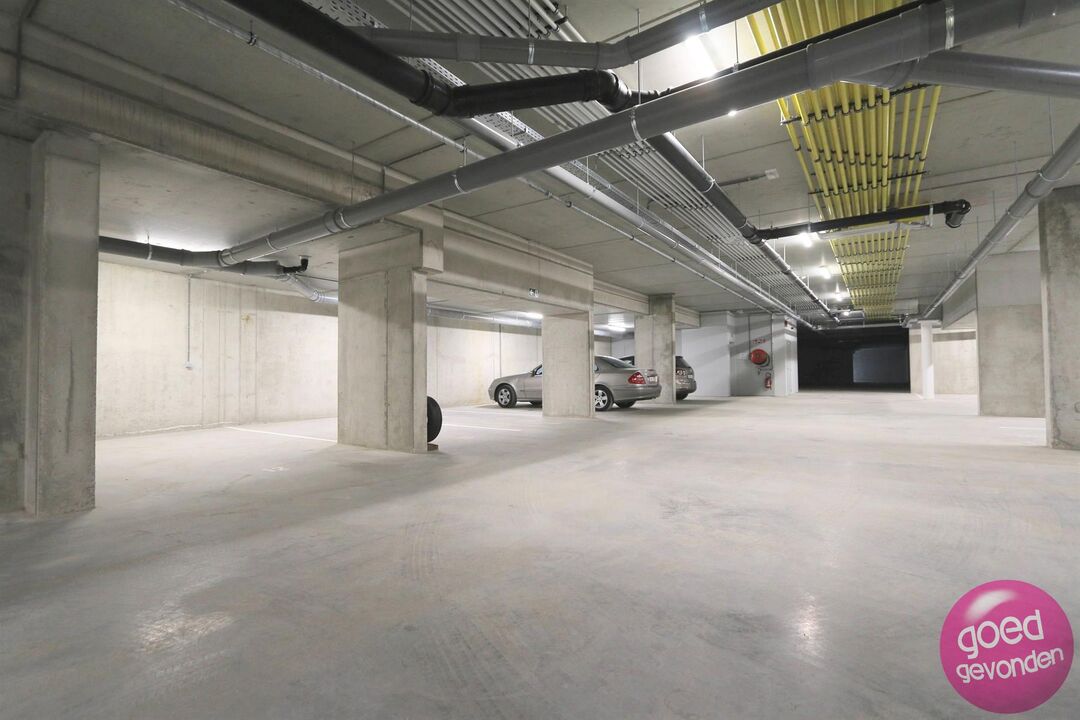 App - 1 slk - terras - lift - centrum - parking foto 21