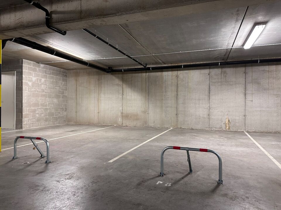 Ondergrondse parkeerplaats in centrum Gistel  foto 1