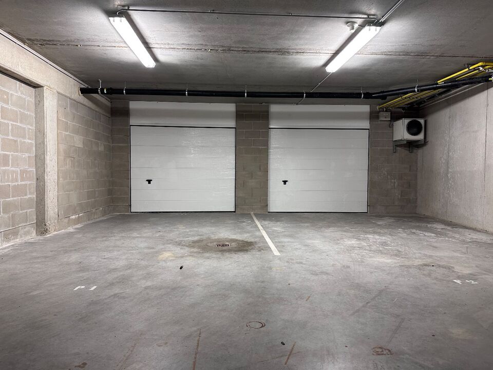 Ruime ondergrondse garage met autostaanplaats in het centrum van Gistel  foto 5