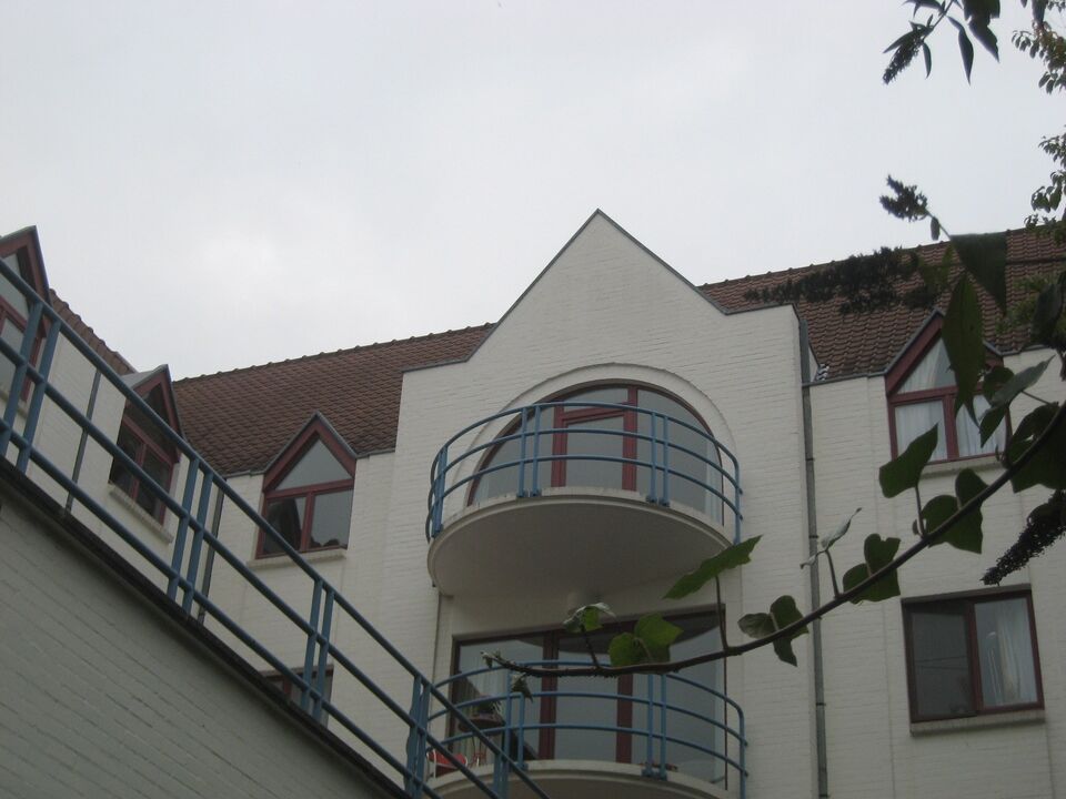 Service-appartement in centrum Brugge, met zicht op prachtige tuin foto 10