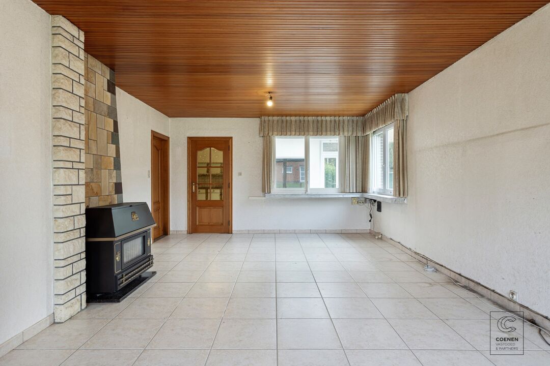 Te renoveren woning met een bew. opp. van 155 m², 3 slaapkamers op een perceel van 1.092 m².  foto 4