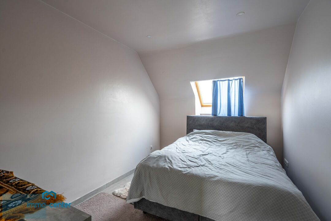 Te Koop: Prachtig Gerenoveerd Appartement met 3 Slaapkamers in Houthalen foto 12