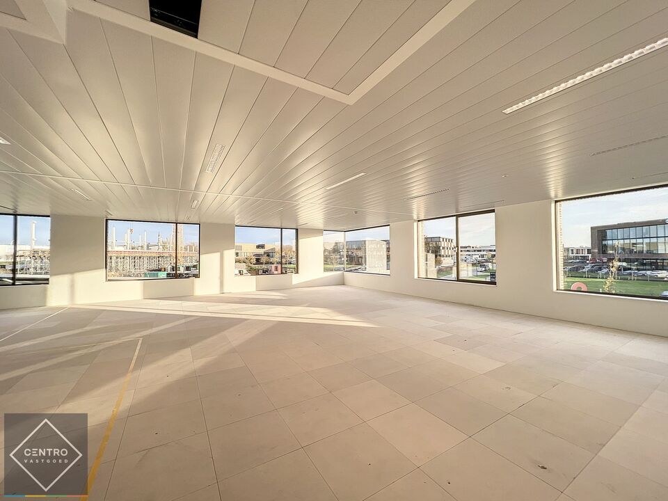 Prestigieuze en stijlvolle nieuwbouw kantoren te huur in KBP op AAA+ locatie in Kortrijk! foto 12