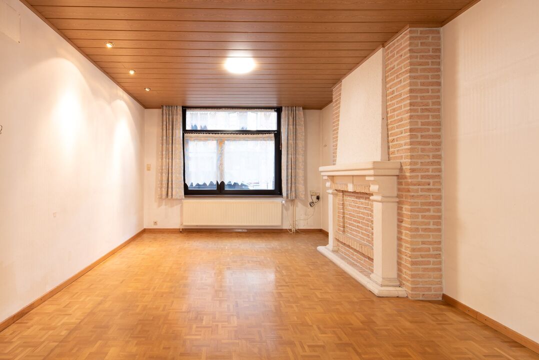 Ruime en interessante woning met 6 slaapkamers en 196 m² bewoonbare oppervlakte in Oostende.  foto 2