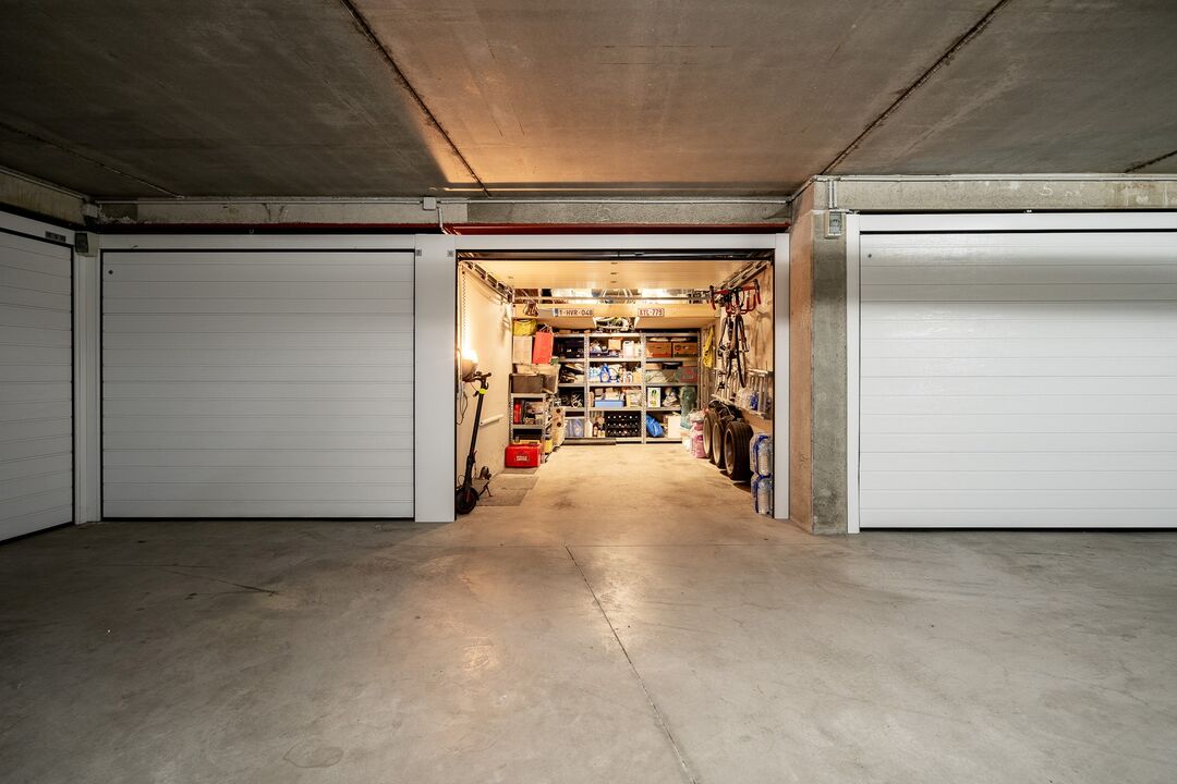 Gesloten garagebox in de Westkapellestraat te Heist foto 4