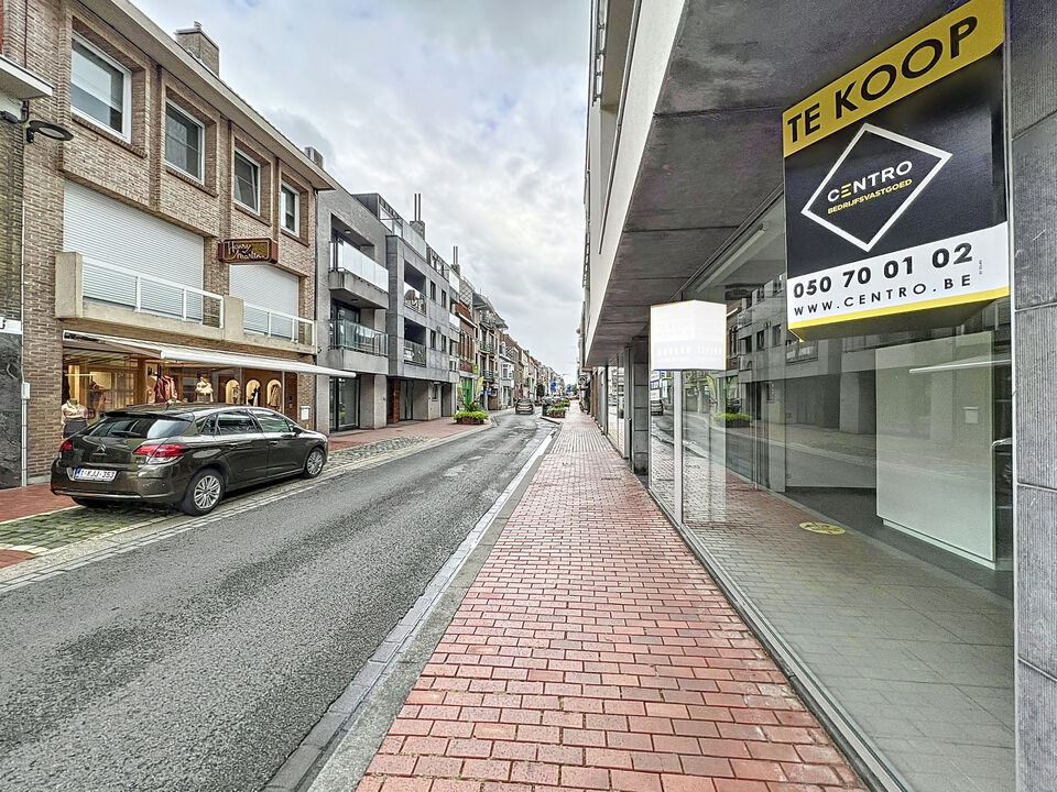 Handelspand  (winkel/kantoor) van 177m² mét patio te koop centrum Roeselare. Huur-koop is mogelijk ! foto 17