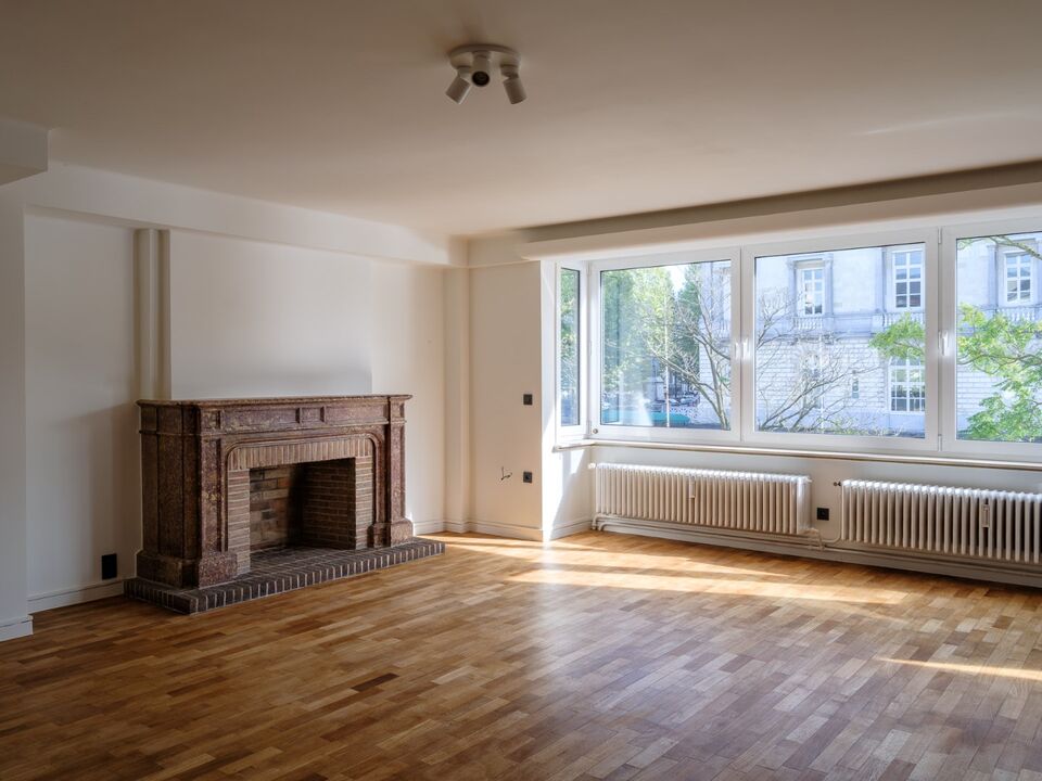 Ruim gerenoveerd appartement met 3 slaapkamers aan de Leie in Gent centrum foto 6