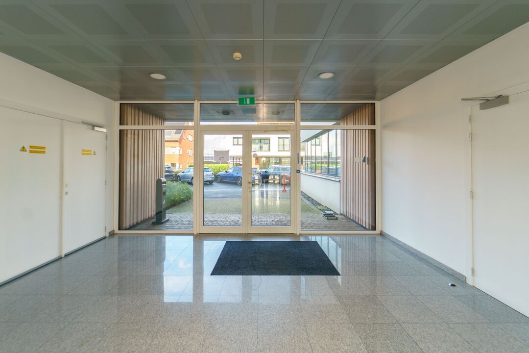 Ruime & lichtrijke kantoorruimtes te huur te Merelbeke/ Gent foto 17