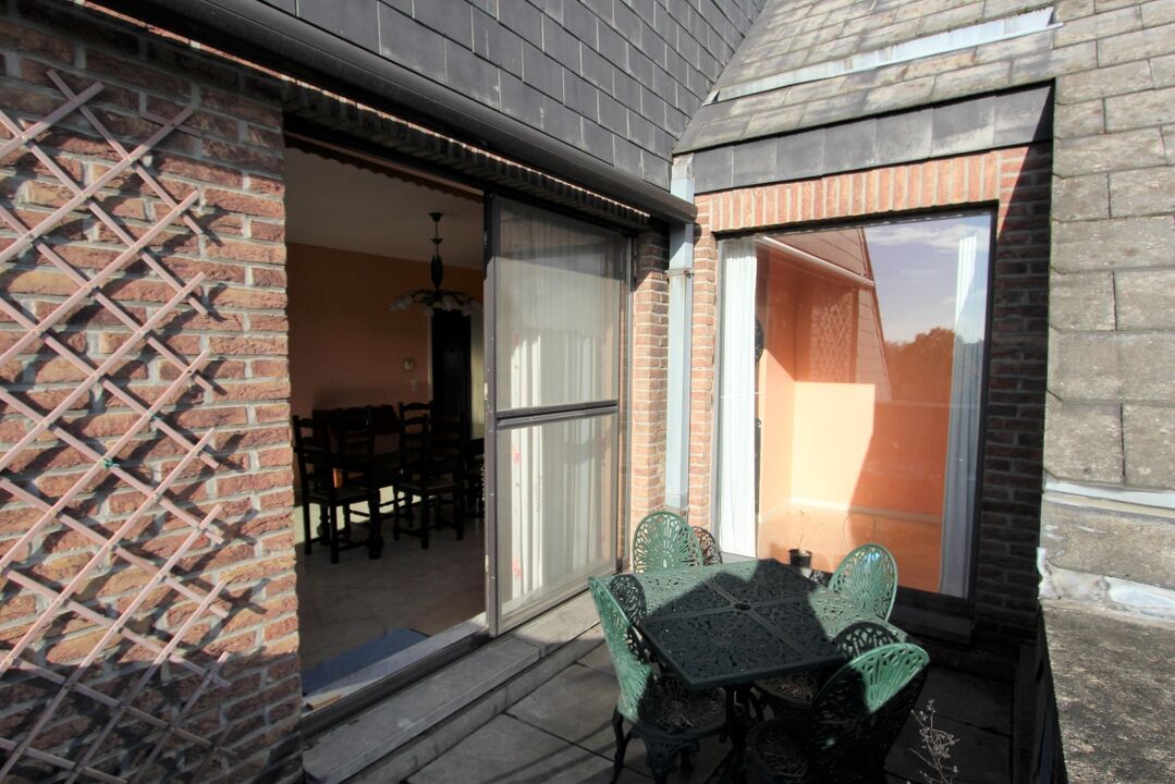 Ruim appartement (124m²) met zonneterras en garage te Tongeren  foto 5