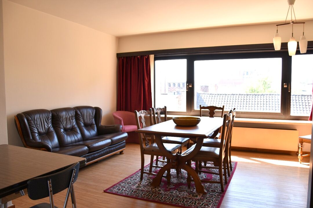Centrumappartement met 1 slaapkamer te koop in Kortrijk, terras en kelderberging foto 4
