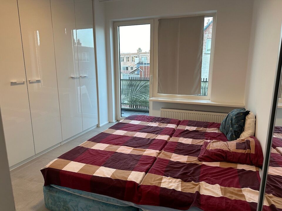 Ruim twee slaapkamer appartement te Zwijndrecht foto 10