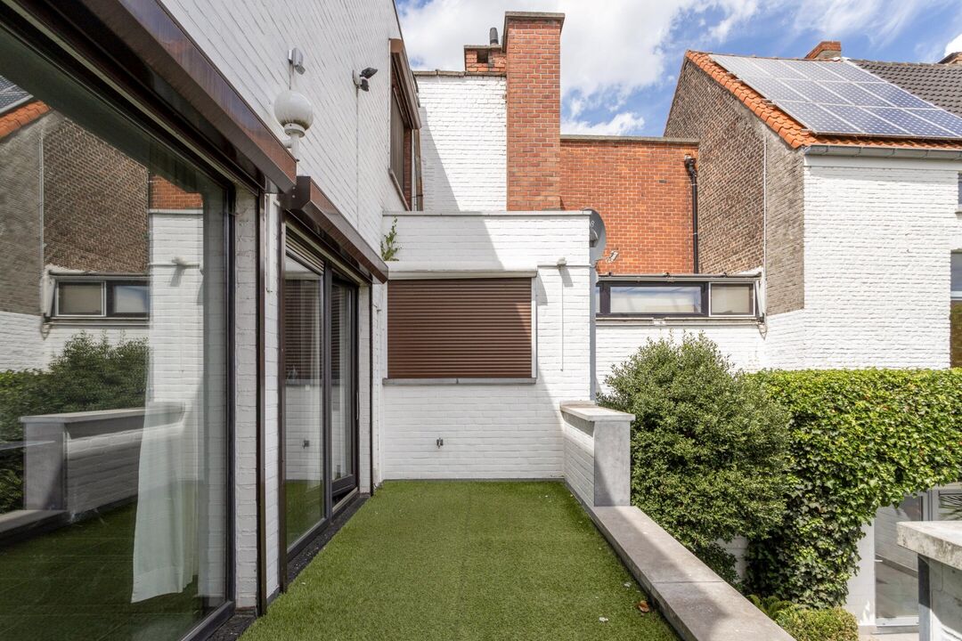 Gebouw met studio, duplex appartement en dubbele garage met prachtige tuin in Gent foto 11