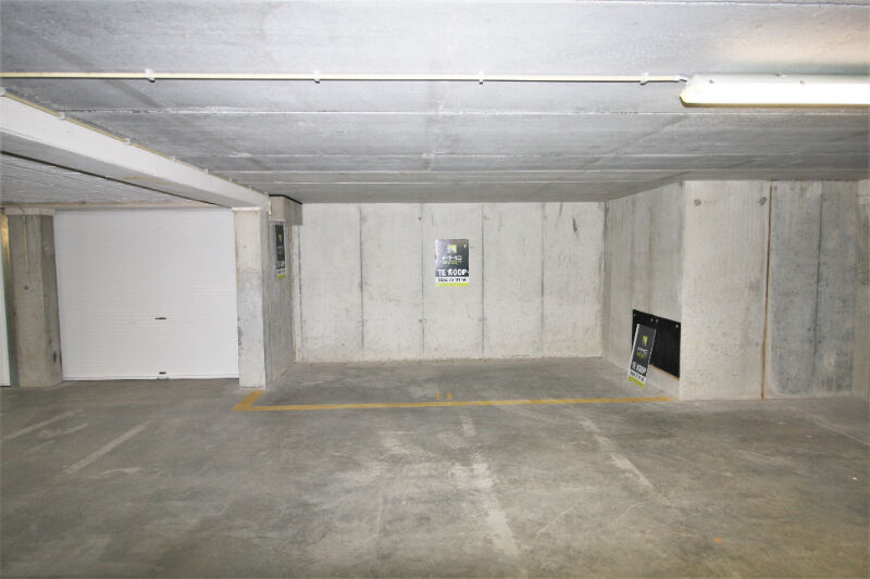 Autostaanplaats in ondergronds garagecomplex foto 1