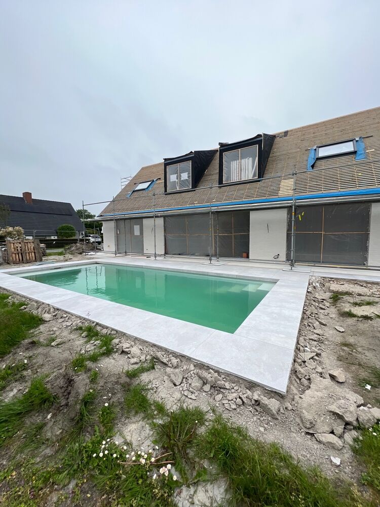 Volledig gerenoveerde , alleenstaande villa met zwembad, gelegen vlakbij het centrum van Knokke. foto 3