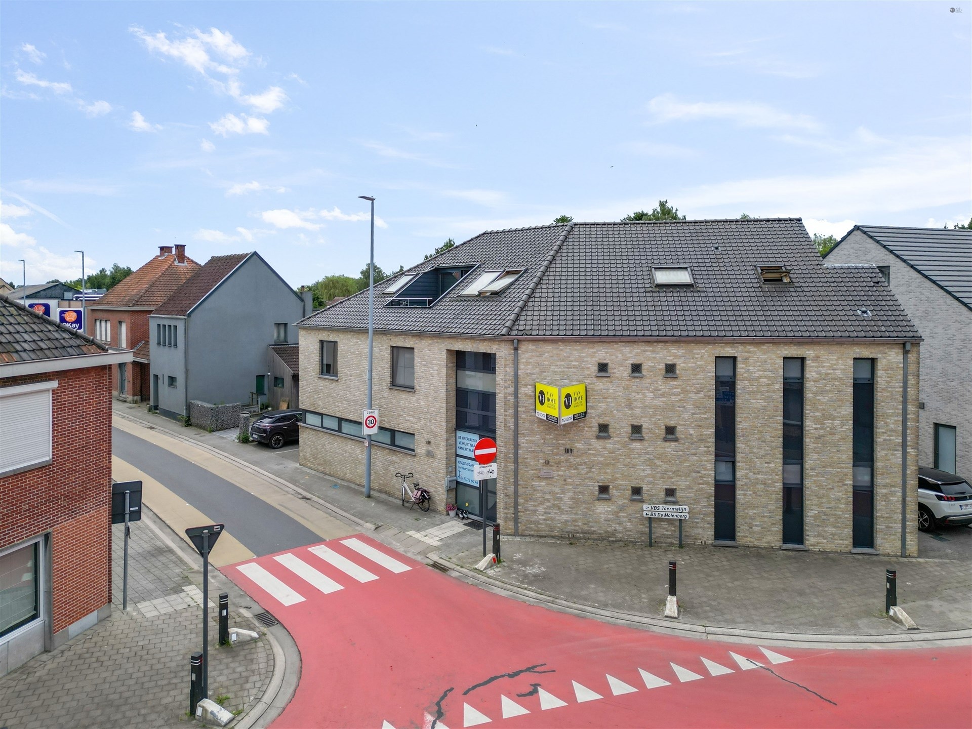 energiezuinige woning met praktijk op 440 m2 grond foto 2