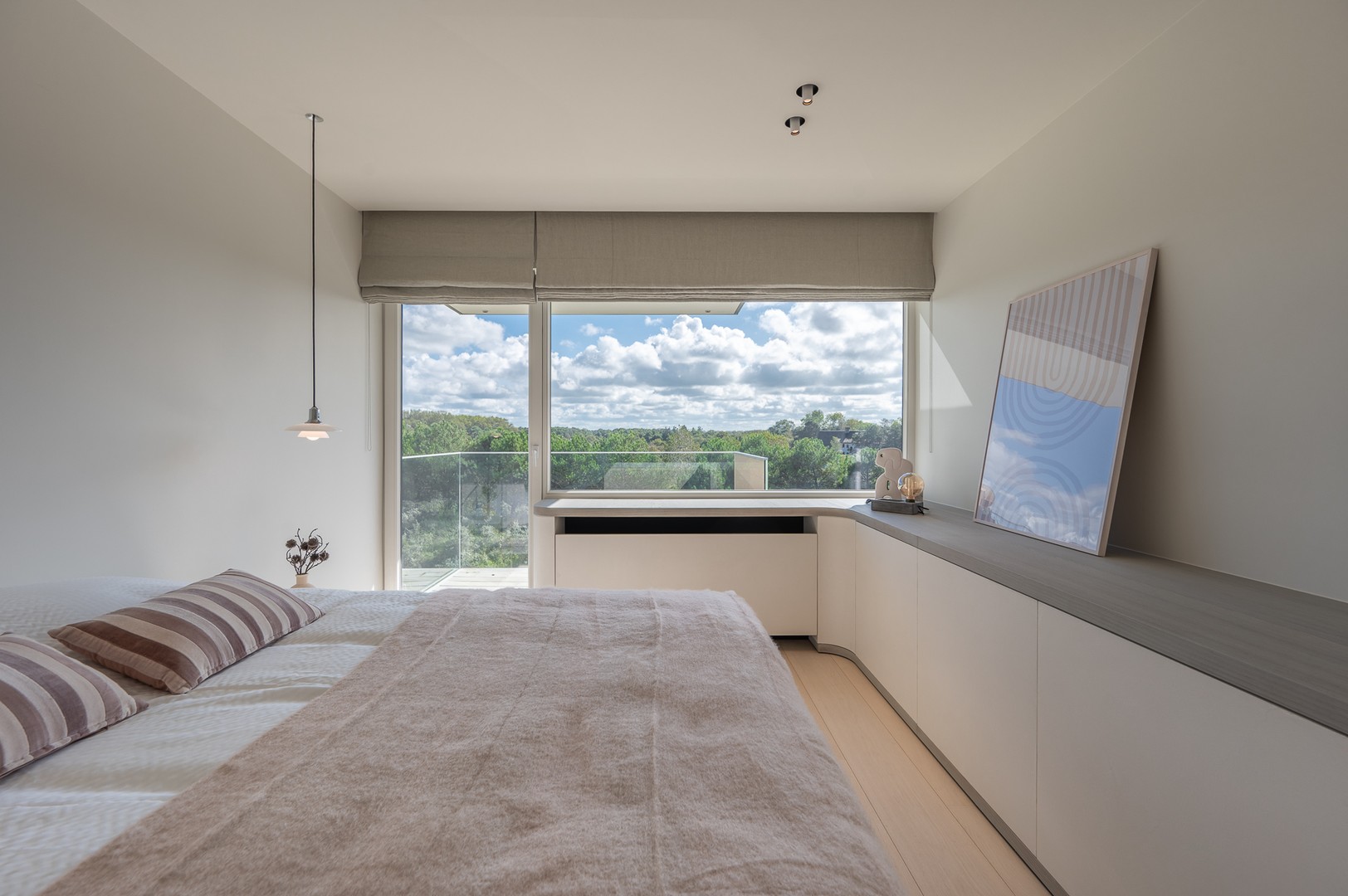 Prachtig gerenoveerd appartement met frontaal zeezicht in de standingvolle residentie Zwynelande. foto 11