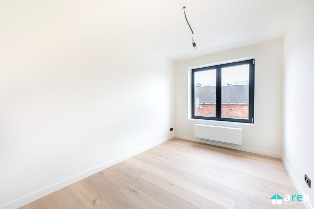 Volledig gerenoveerd energiezuinig 2-slpk-appartement foto 9