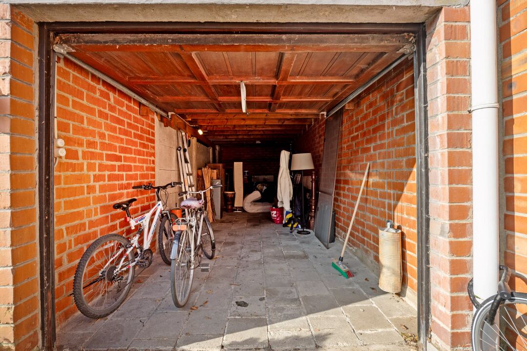 Charmant twee slaapkamer appartement met garagebox te Sint-Amandsberg foto 17