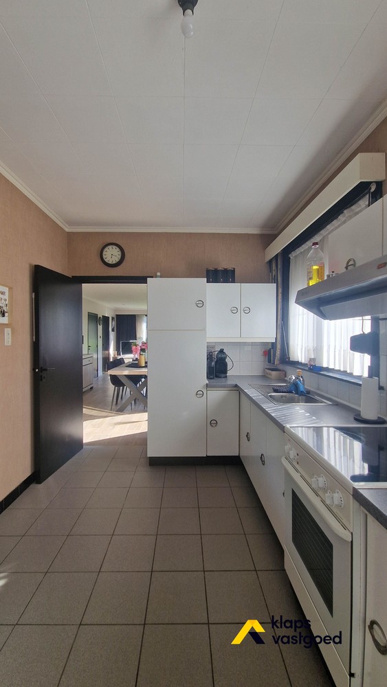 Charmante gezinswoning met 4 slaapkamers op perceel van ruim 8 are in het rustige Wijshagen foto 13