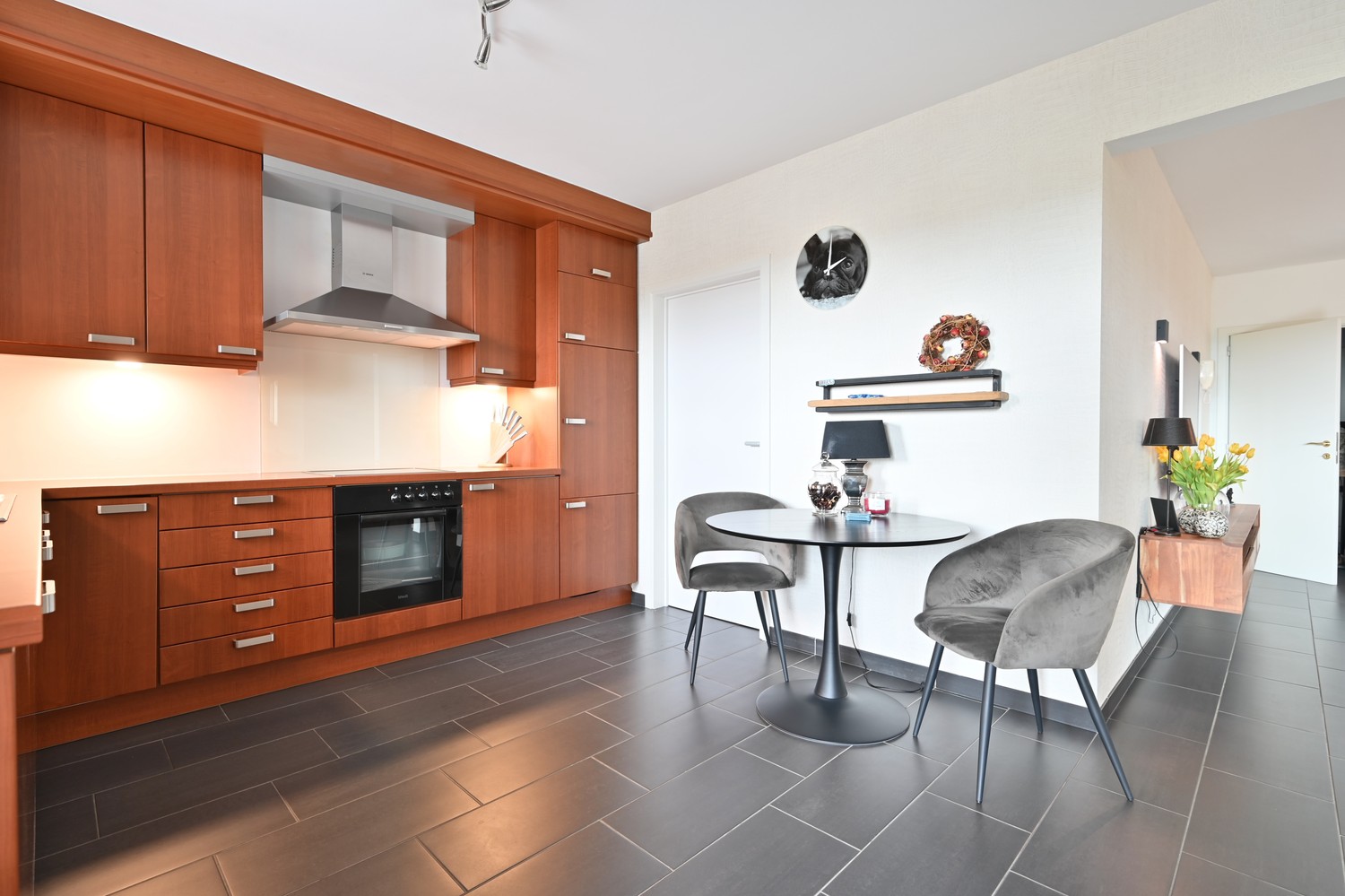 Modern, gelijkvloers hoekappartement van 125 m² met riant zonneterras en garagebox, rustig gelegen in Residentie La Scala te Lanaken-Gellik foto 10