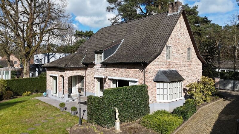Stijlvolle luxe villa 240m² in cottage stijl + 60m² bijgebouw-garages op 20 are foto 2