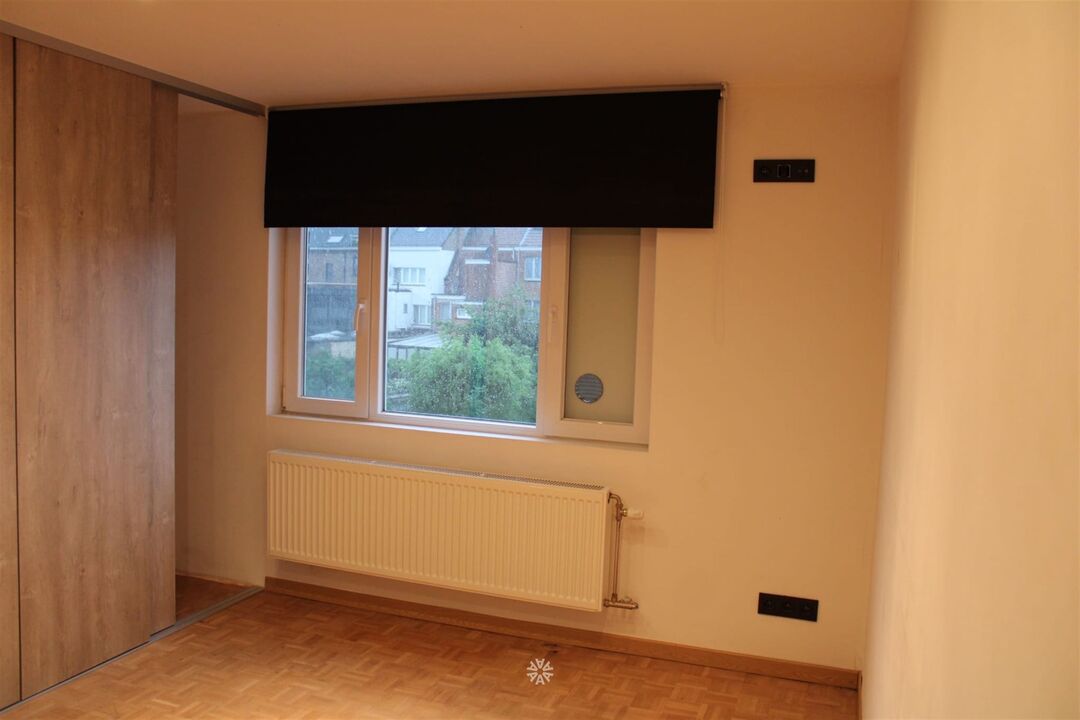 Lichtrijk appartement met 2 slaapkamers te huur in Bloemekenswijk te Gent foto 9