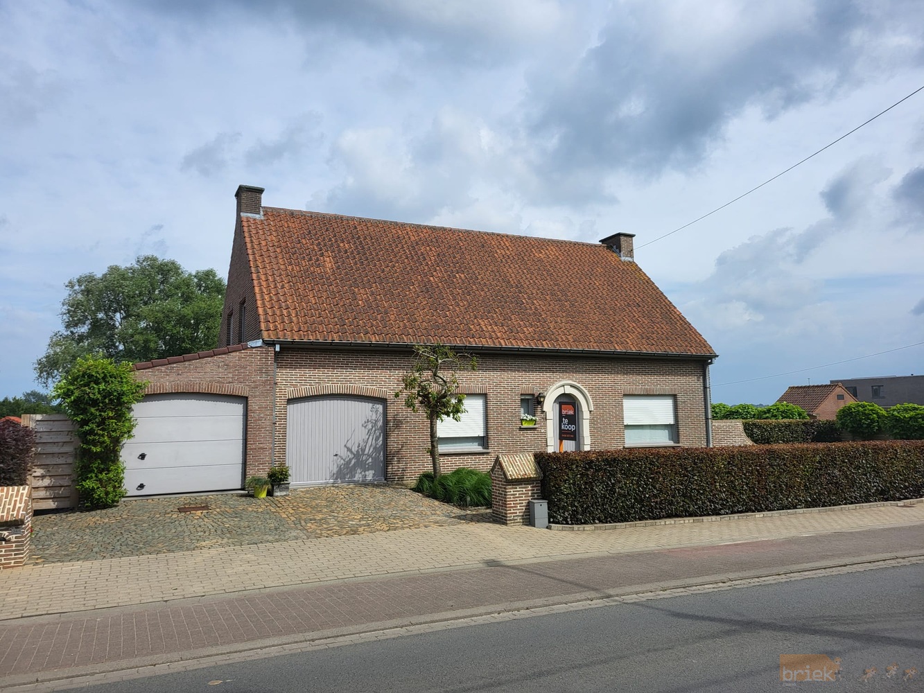 Hooglede : Vrijstaande woning met tuin en garage foto 1