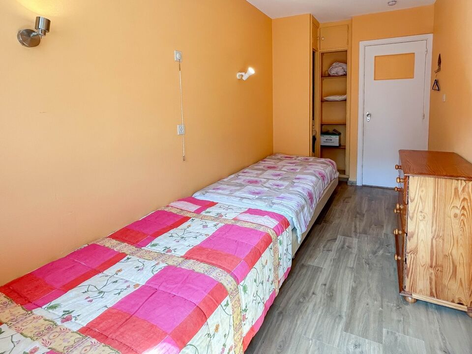Appartement met twee slaapkamers te koop op de Zeedijk van Koksijde! foto 6