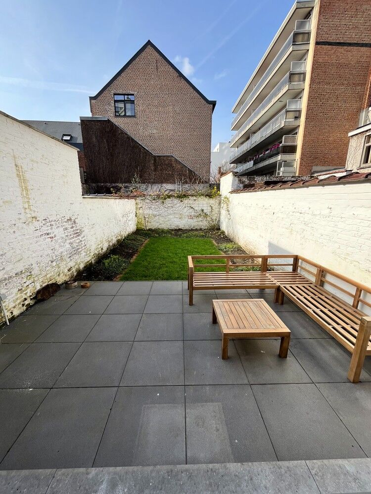 Gerenoveerd duplex appartement met tuin in centrum Leuven te huur foto 4