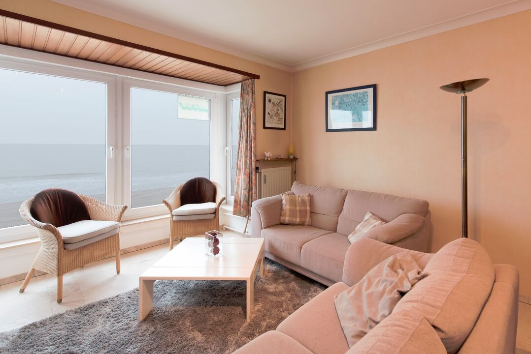 Prachtig instapklaar appartement met 2 slaapkamers op de Zeedijk van Middelkerke foto 5