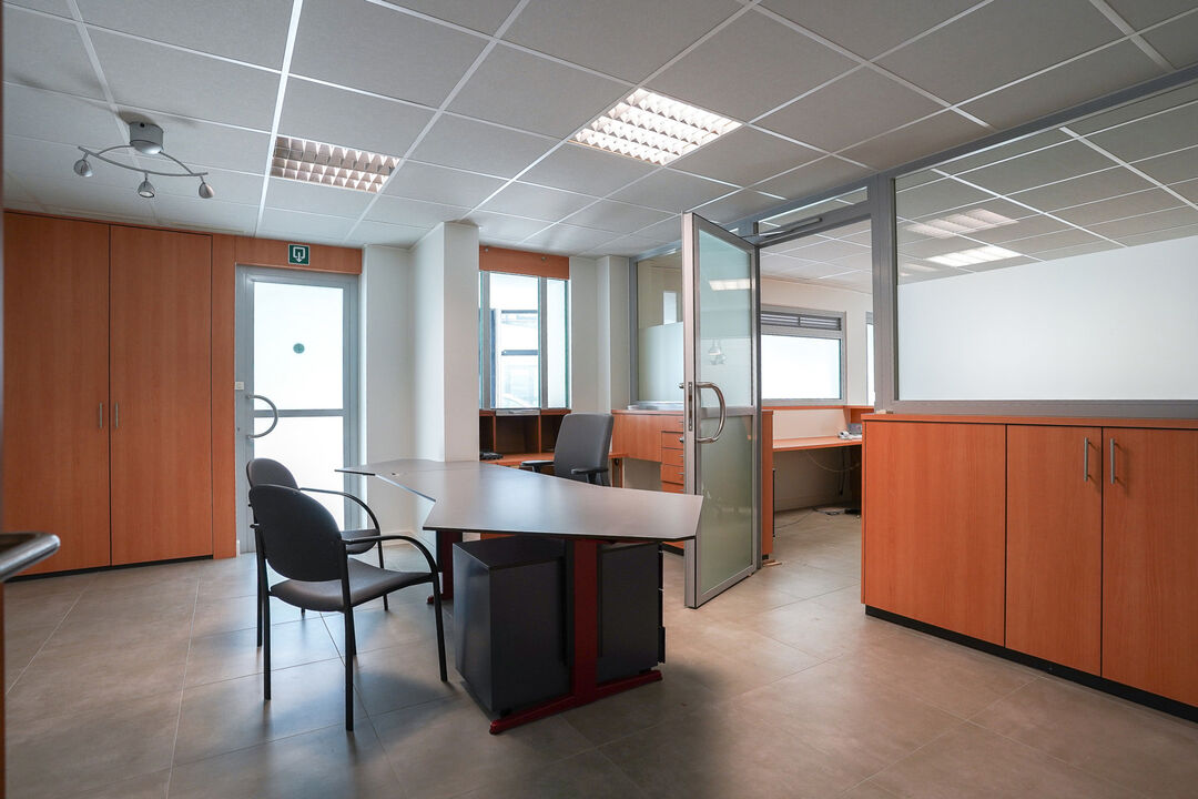 Moderne kantoorruimte met 5 parkeerplaatsen te Puurs-Sint-Amands foto 8