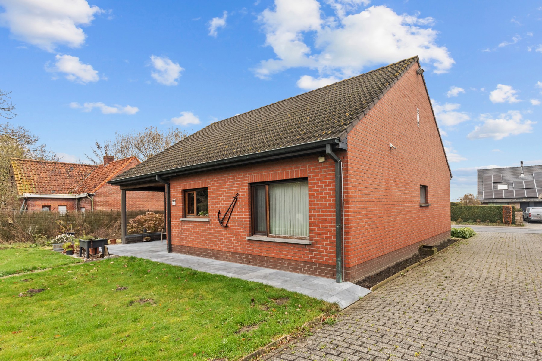 Stevig gestoelde woning op een zuidgericht perceel van 3.838 m² foto 6