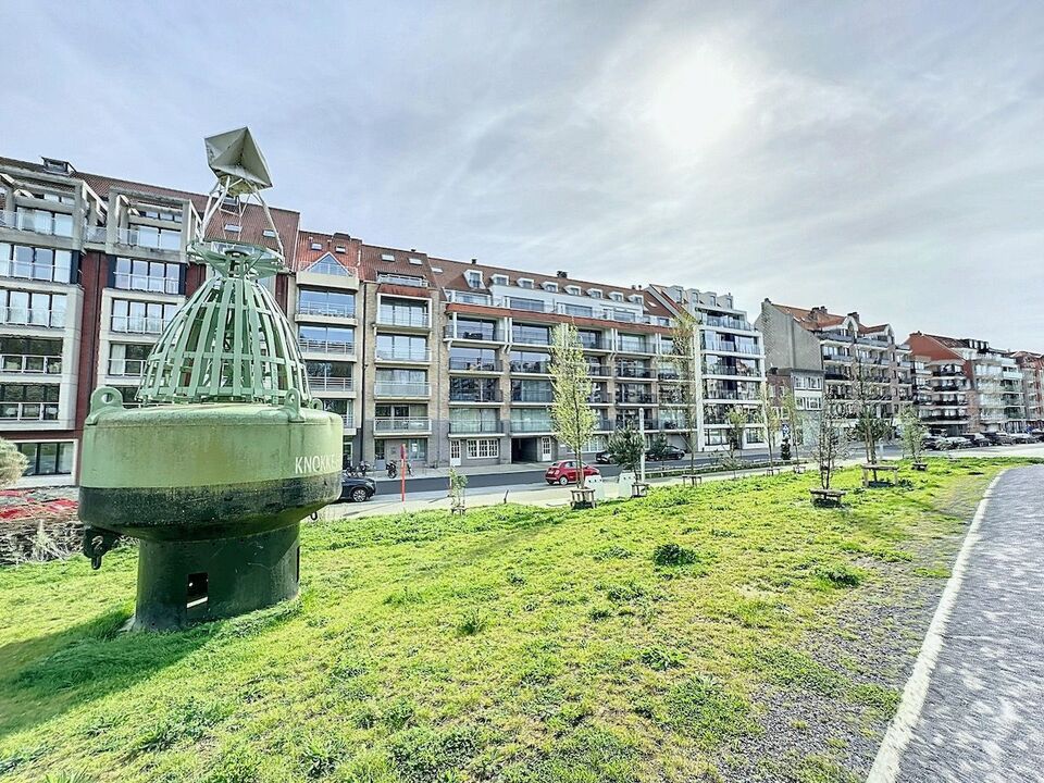 Lichtrijk appartement met weids uitzicht en mogelijkheid tot aankoop privéparkeerplaats aan de Knokkestraat foto 22