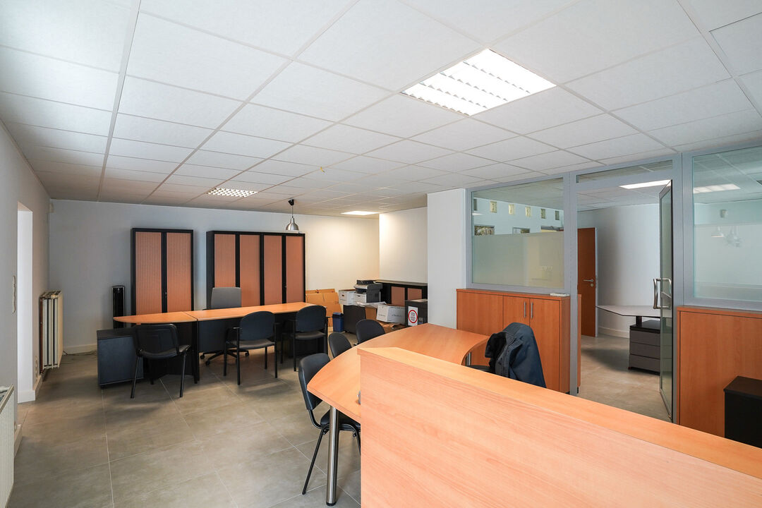 Moderne kantoorruimte met 5 parkeerplaatsen te Puurs-Sint-Amands foto 4