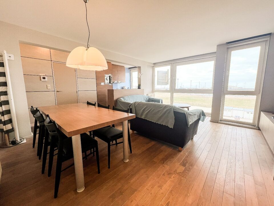 Aangenaam appartement met 2 slaapkamers met open zicht op de baai van Heist. foto 5