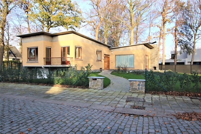 Charmante woning met zonnige tuin én garage in Sint-Michiels! foto 1