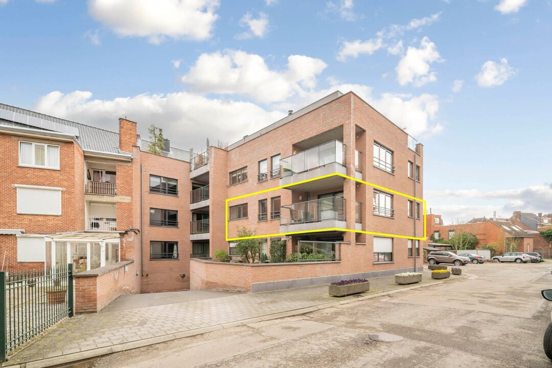Ruim en zeer verzorgd appartement met 2 slaapkamers, terras en garage op vlakbij de kleine ring van Hasselt foto 3