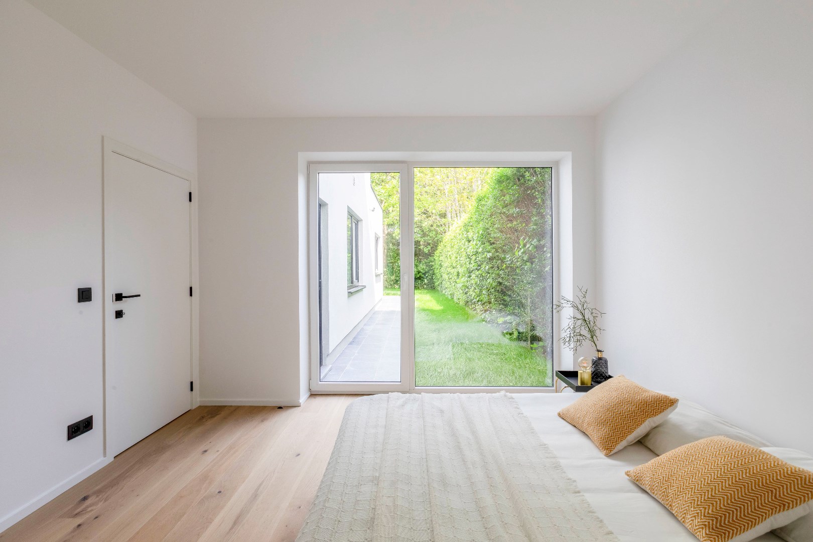 2-slaapkamer appartement met grote tuin en garage nabij Gent centrum foto 12