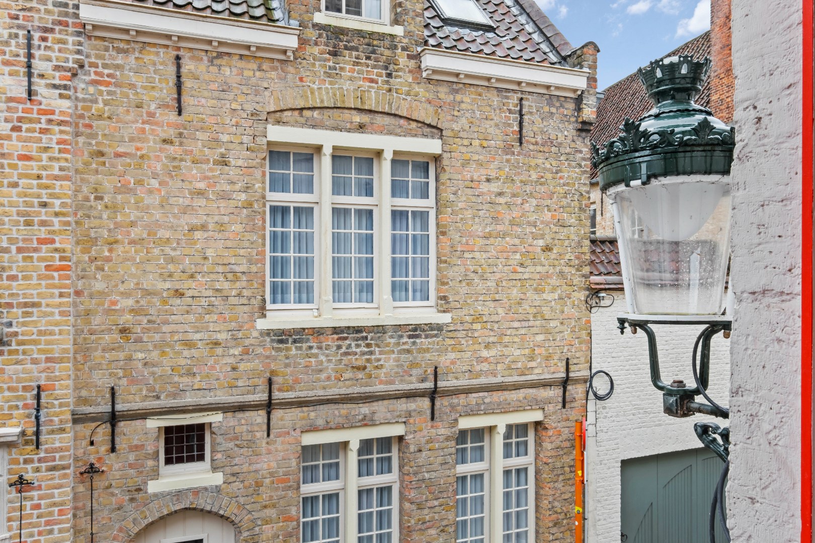 Gerenoveerd, historisch pand in centrum Brugge foto 20