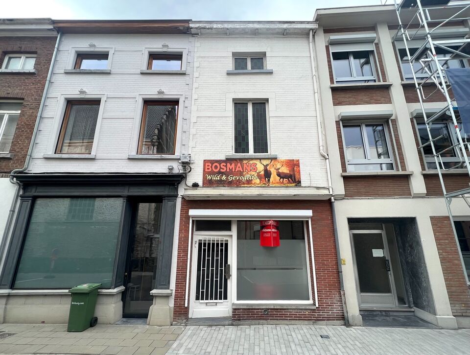 Te renoveren woning in het centrum van Sint-Truiden te koop! foto 1