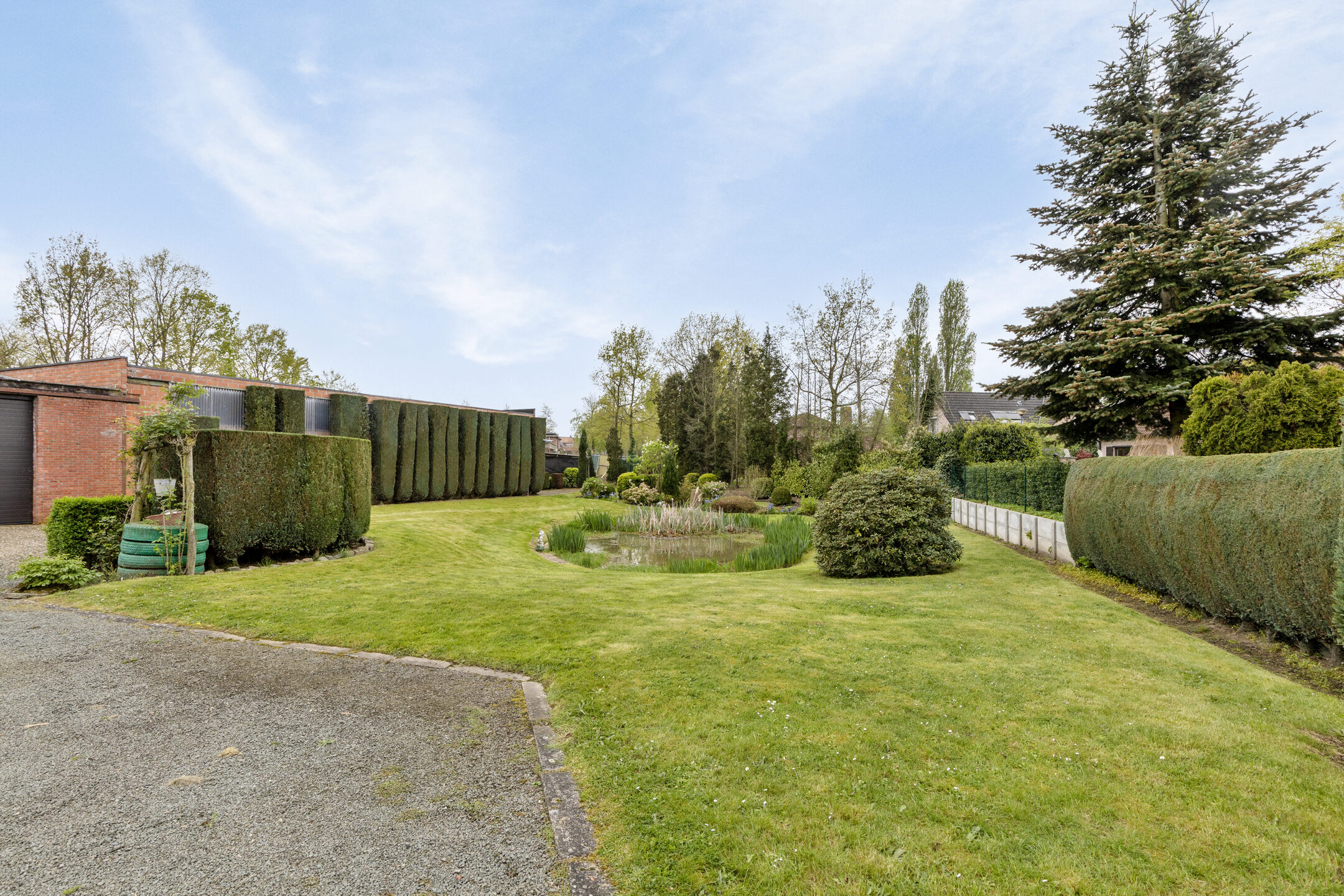 Te renoveren vrijstaande woning met ruim ATELIER (110m2) en prachtige tuin ! foto 24