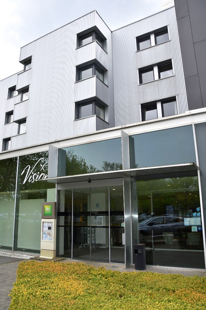 Hotelkamer met aparte badkamer in 'Ibis Style" Kortrijk te koop foto 7
