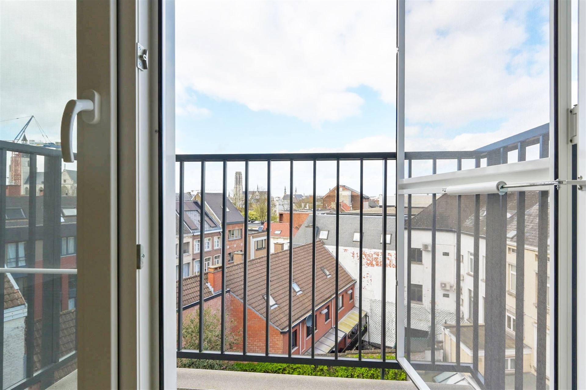 Volledig gerenoveerd, energiezuinig appartement met 2 slaapkamers in het centrum van Mechelen foto 18