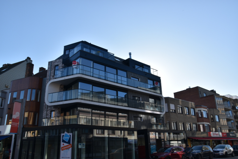 Nieuwbouw appartement in centrum Sint-Idesbald foto 1