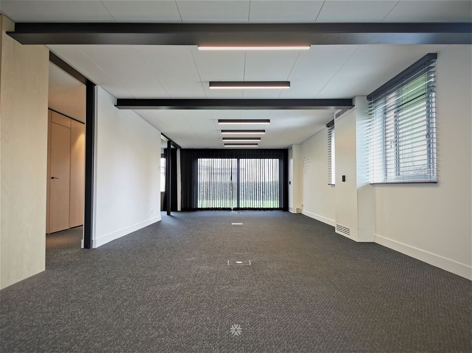 Moderne kantoorruimtes te huur in het centrum van Beervelde foto 12