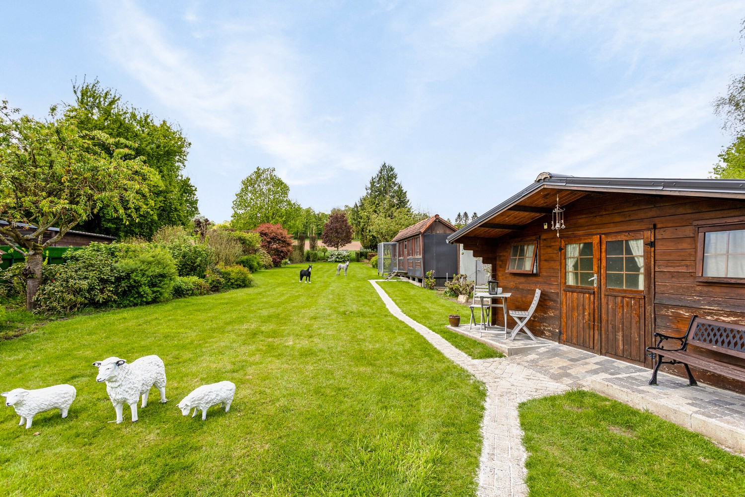 Gezellige bungalow met prachtige tuin gelegen in Huldenberg dichtbij diverse voorzieningen. foto 19