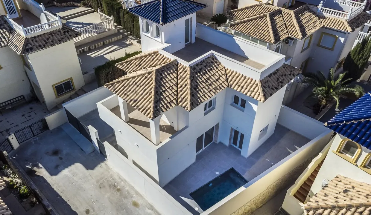 Moderne nieuwbouw villa op wandelafstand van het strand in La Zenia foto 1